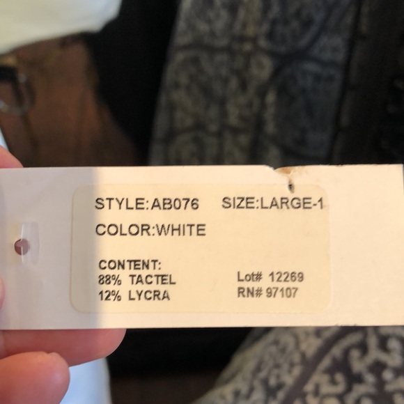 SzL New white tank - Picture 3 of 4